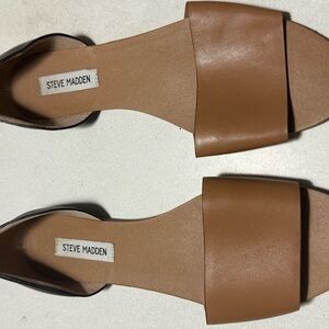 Steve Madden Black & Tan Sandals Chic Comfort NWOT summer chic